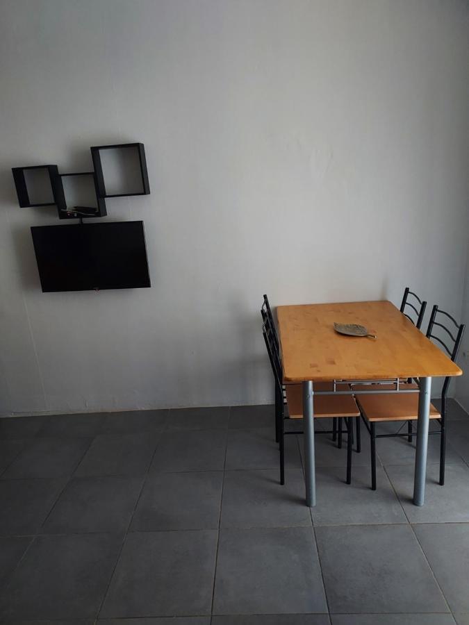 Appartement Meuble Avec Deux Chambres มูแล็ง ภายนอก รูปภาพ